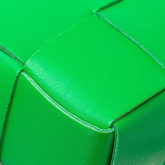 BOTTEGA VENETA Green Leather Intrecciato Shoulder Bag - Picture 4 of 9